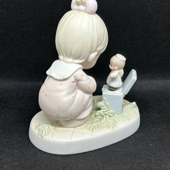 Precious Moments "Just Poppin' In To Say Halo" figurine - Picture 2 of 3